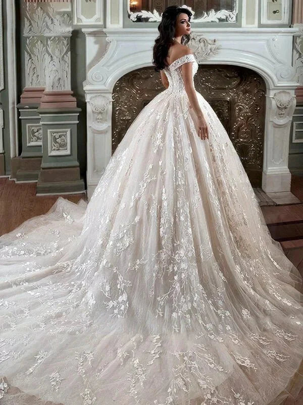 robe-mariee-princesse-elegante-a-epaules-denudees