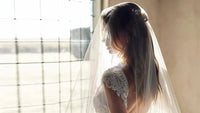 voile-de-mariee-cheveux-court-pour-feter-3-ans-de-mariage-a-la-maison