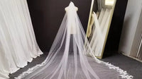 voile-de-mariee-en-dentelle-ancienne-pour-renouvellement-de-voeux-25-ans-de-mariage