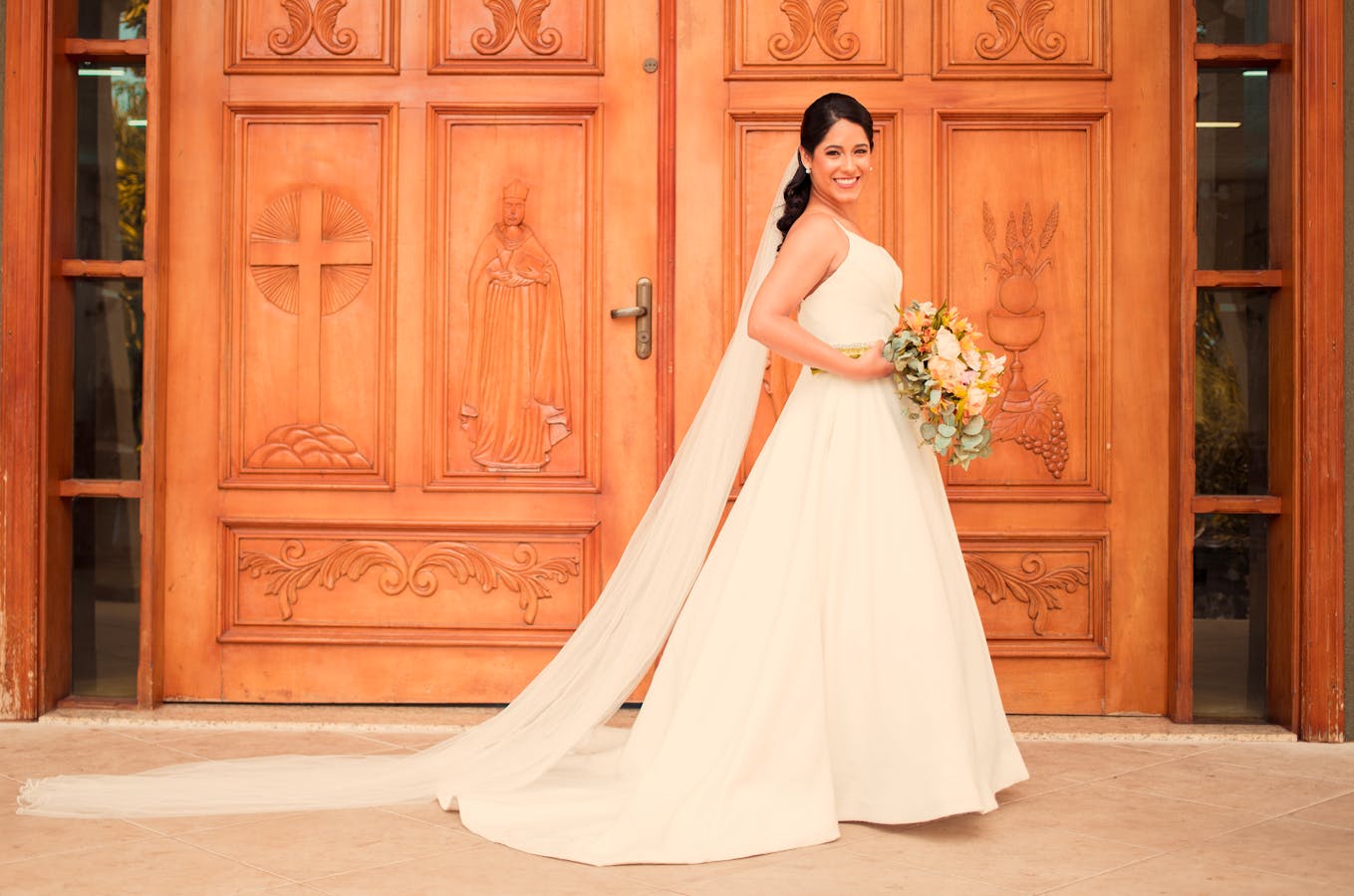 combien-de-metres-de-tissu-faut-il-pour-une-robe-de-mariee