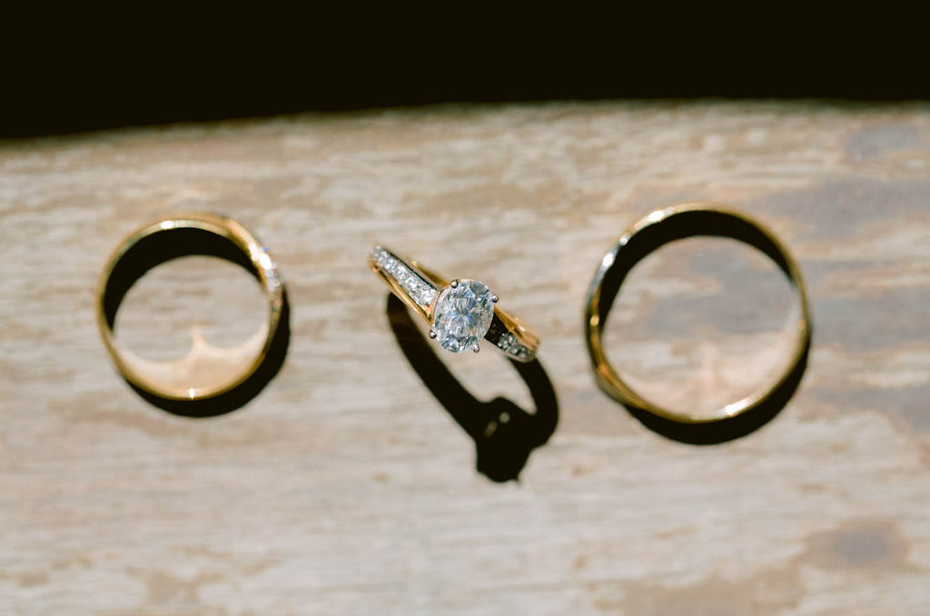 Sur quel doigt mettre la bague de mariage ?