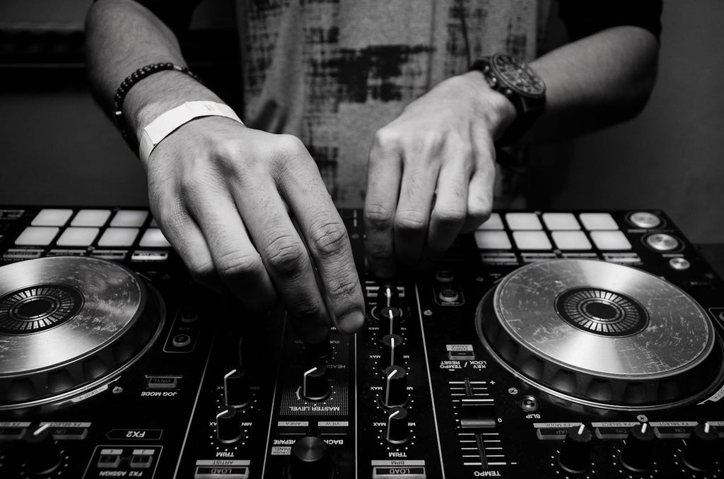 Quanto custa um DJ para um casamento?