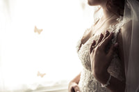 combien-coute-une-robe-de-mariee-sur-mesure-spoiler-ca-depend-mais-on-va-vous-aider-a-y-voir-clair