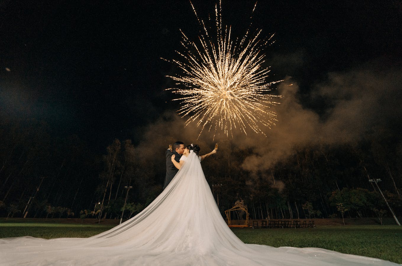 combien-coute-un-feu-dartifice-pour-un-mariage