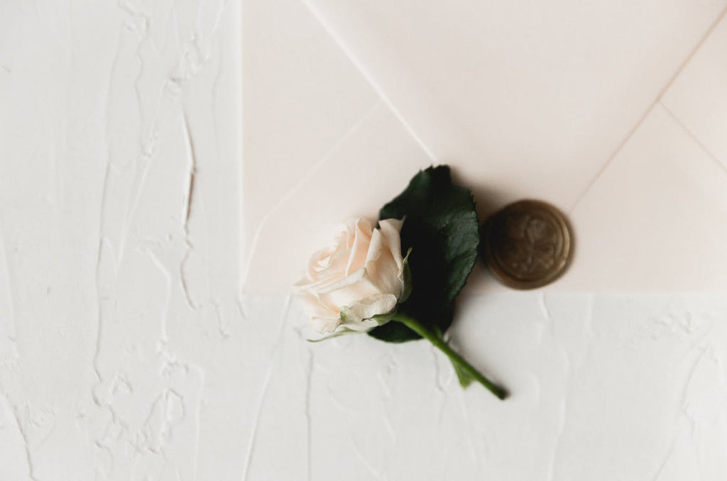 ¿Qué escribir en un sobre de boda?