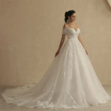robe-de-mariee-boheme-en-dentelle-et-tulle