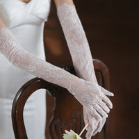 gant-mariee-dentelle