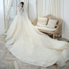 Abito da sposa con paillettes senza spalline