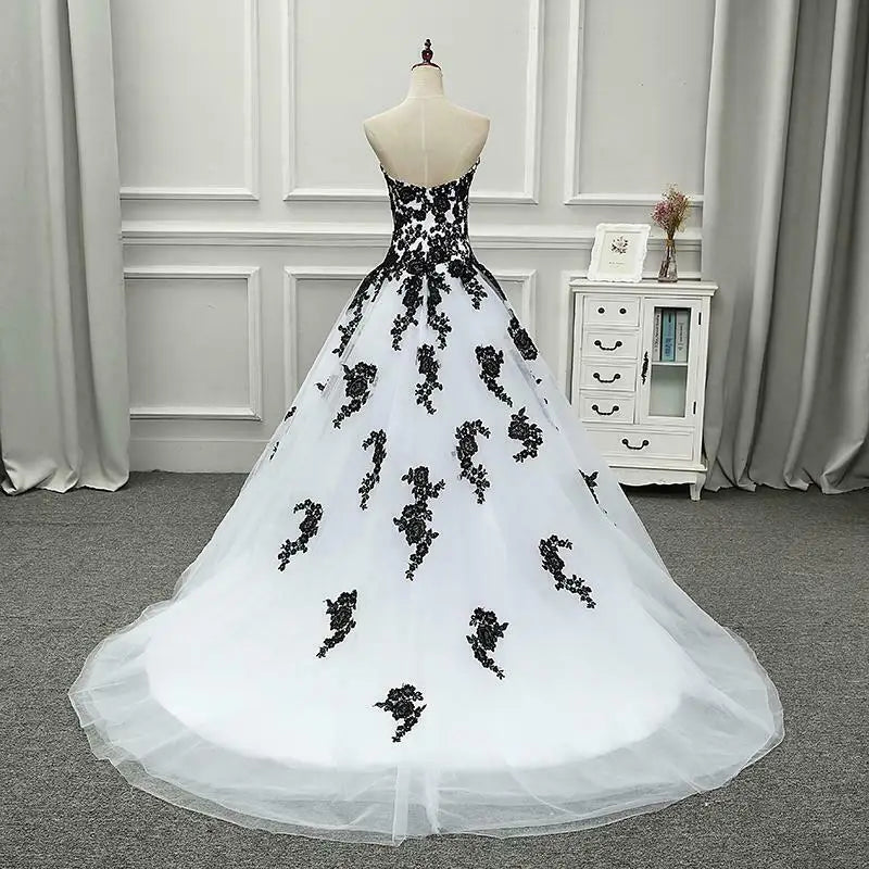 robe-mariee-noir-blanc