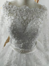 robe-de-mariee-princesse-col-bateau