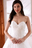 robe-de-mariee-bustier-et-jupe-evasee