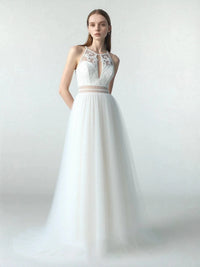 robe-de-mariee-droite-avec-bustier