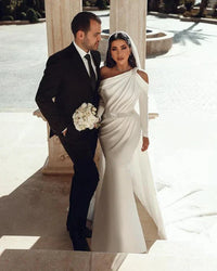 robe-de-mariee-satin-manche-longue
