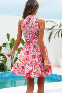 robe-courte-florale-invitee-au-mariage