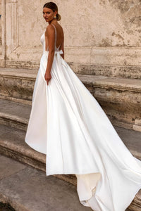 robe-de-mariee-col-en-coeur