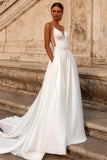 robe-de-mariee-col-en-coeur