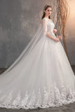 robe-de-mariee-longue-traine