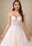 robe-de-mariee-a-strass-avec-dentelle-fleurie