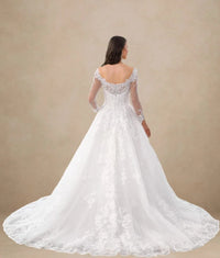 Robe de mariée brodée coupe princesse
