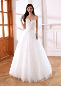 robe-de-mariee-bustier-et-jupe-evasee