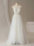 robe-de-mariee-droite-avec-bustier