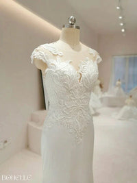robe-de-mariee-droite-en-dentelle