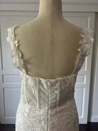 robe-de-mariee-sirene-a-motifs-fleuris