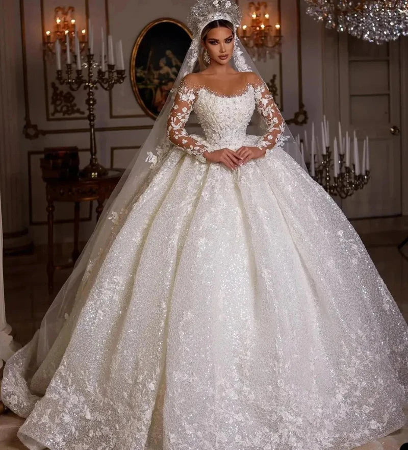 robe-de-mariee-ronde-dentelle
