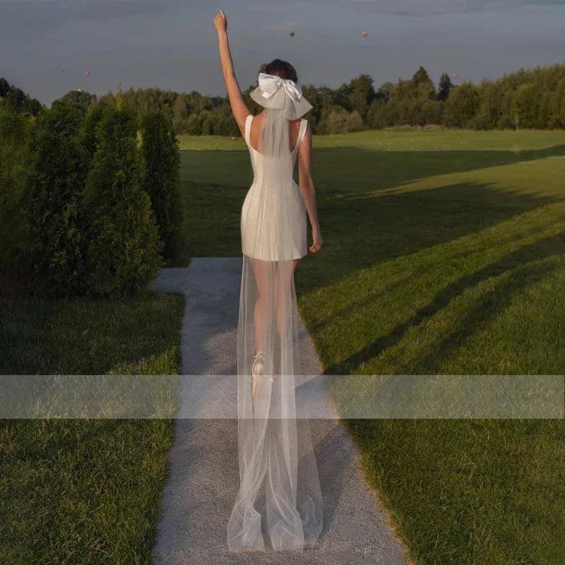 Elegáns rövid menyasszonyi ruha