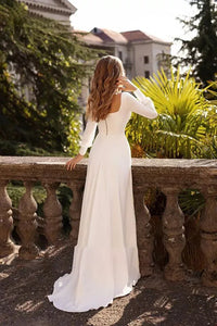 Robe de Mariée Col Carré Manche Longue