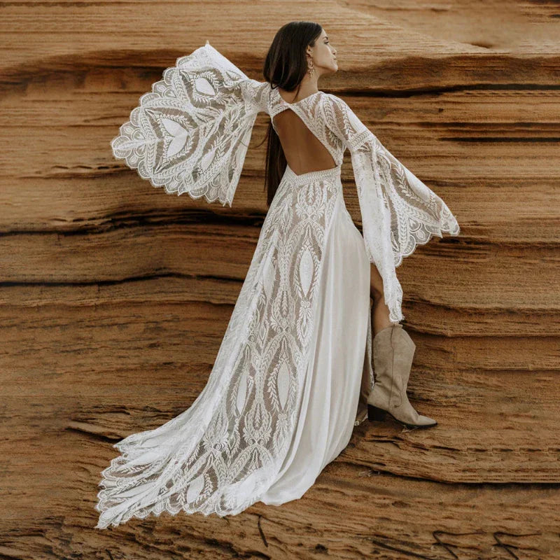 Vestido de novia bohemio con abertura