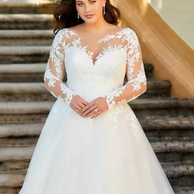 Brautkleid aus Spitze in Übergröße