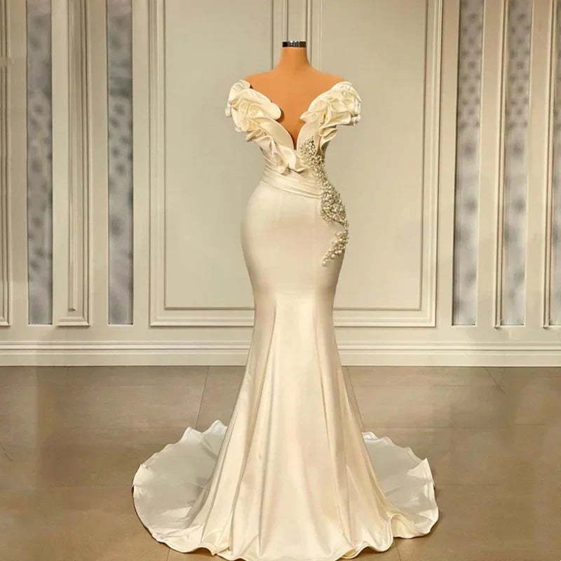 Brudekjole med havfrue og ryggløs