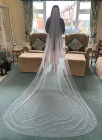 voile-de-mariee-avec-perle