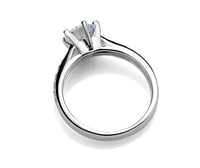 bague-de-fiancailles-forme-princesse
