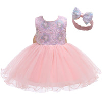 bebe-18-mois-avec-robe-de-princesse