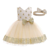 bebe-qui-porte-des-robes-de-princesse