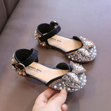 chaussure-noir-brillante-fille