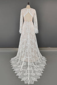 robe-de-mariee-boheme-decollete-plongeant