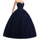 grande-robe-bleu-fonce-de-princess