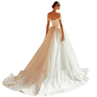 robe-blanche-forme-princesse-pour-femme