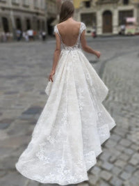 robe-de-mariee-asymetrique