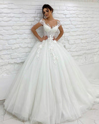 robe-de-mariee-princesse-dentelle-avec-traine
