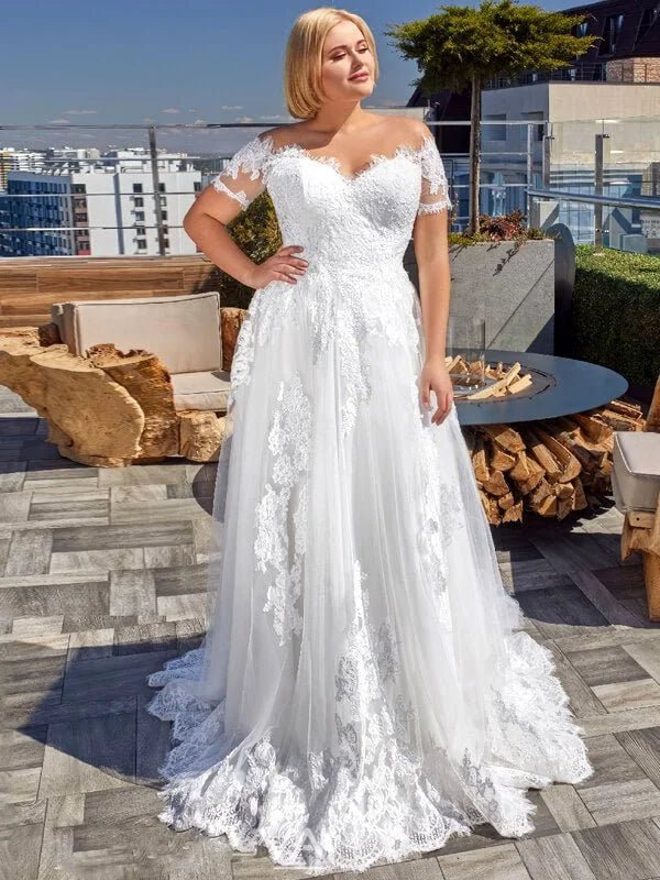 robe-de-mariee-elegante-grande-taille