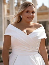 robe-de-mariee-en-satin-grande-taille