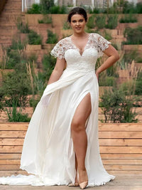 robe-de-mariee-longue-traine-femme-ronde