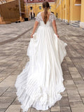 robe-de-mariee-longue-traine-femme-ronde