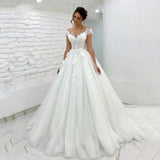 robe-de-mariee-princesse-dentelle-avec-traine