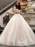 robe-de-mariee-princesse-epaule-denudee