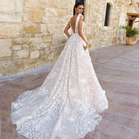 robe-de-mariee-princesse-col-en-v